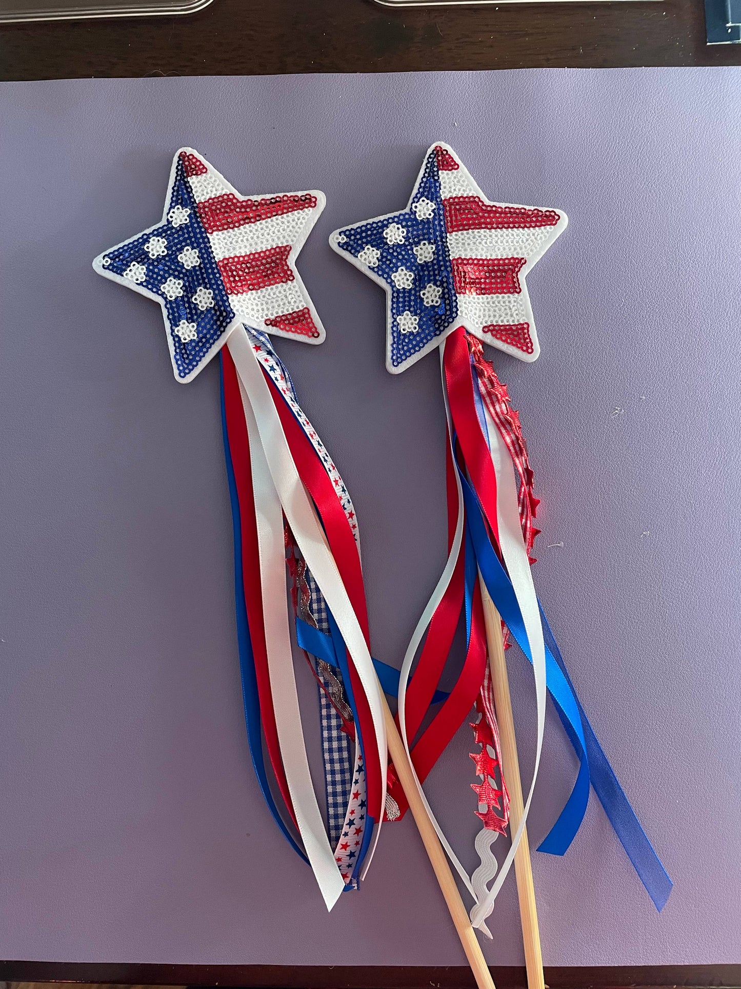 PATRIOTIC RIBBON WAND || RED