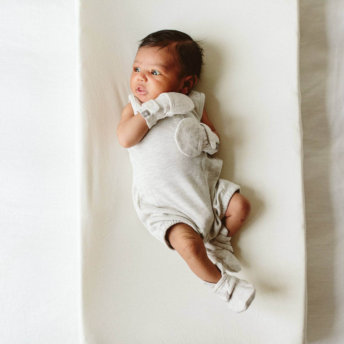 STAY ON BABY MITTS || STORM GRAY