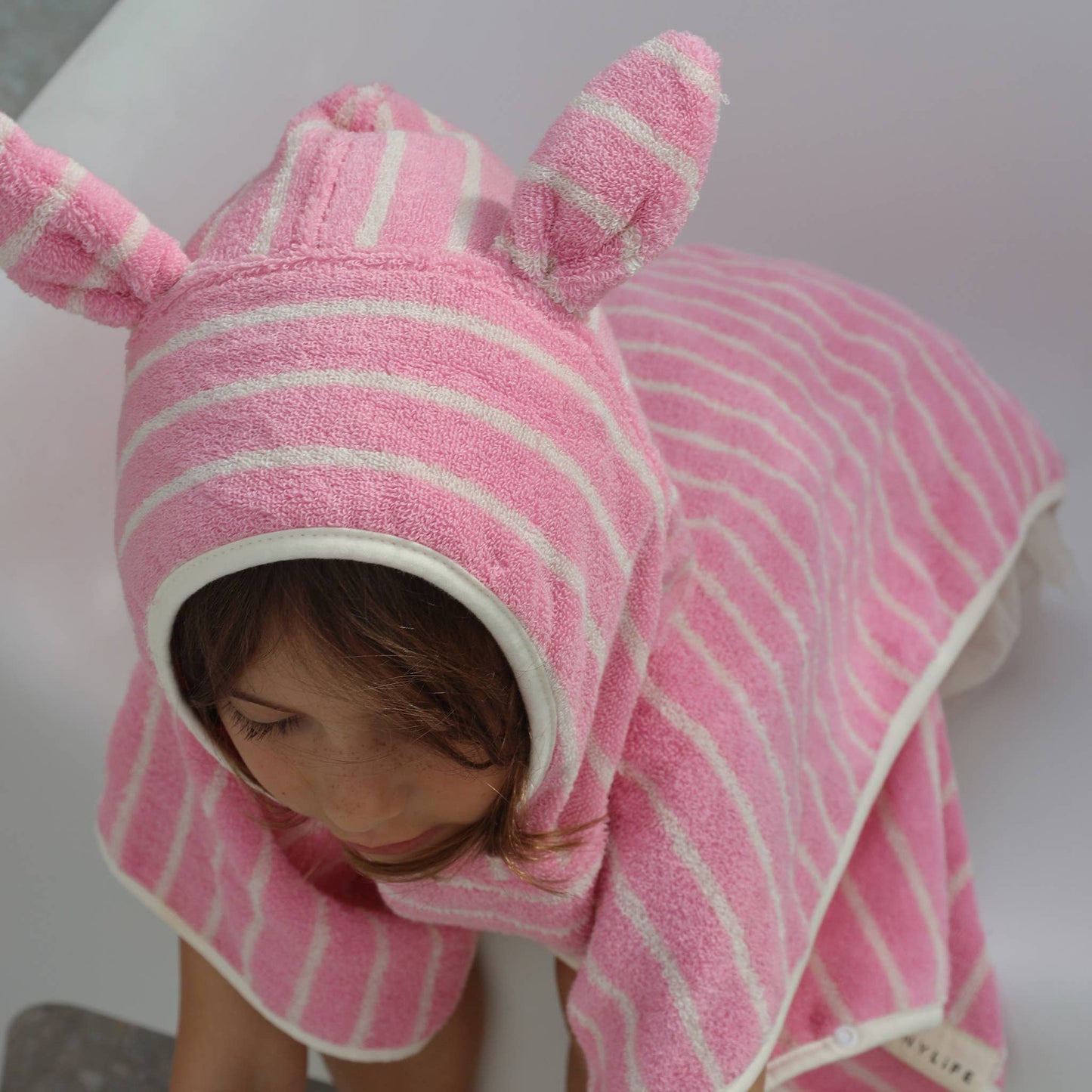 CHARACTER HOODED TOWEL || PINK STRIPE