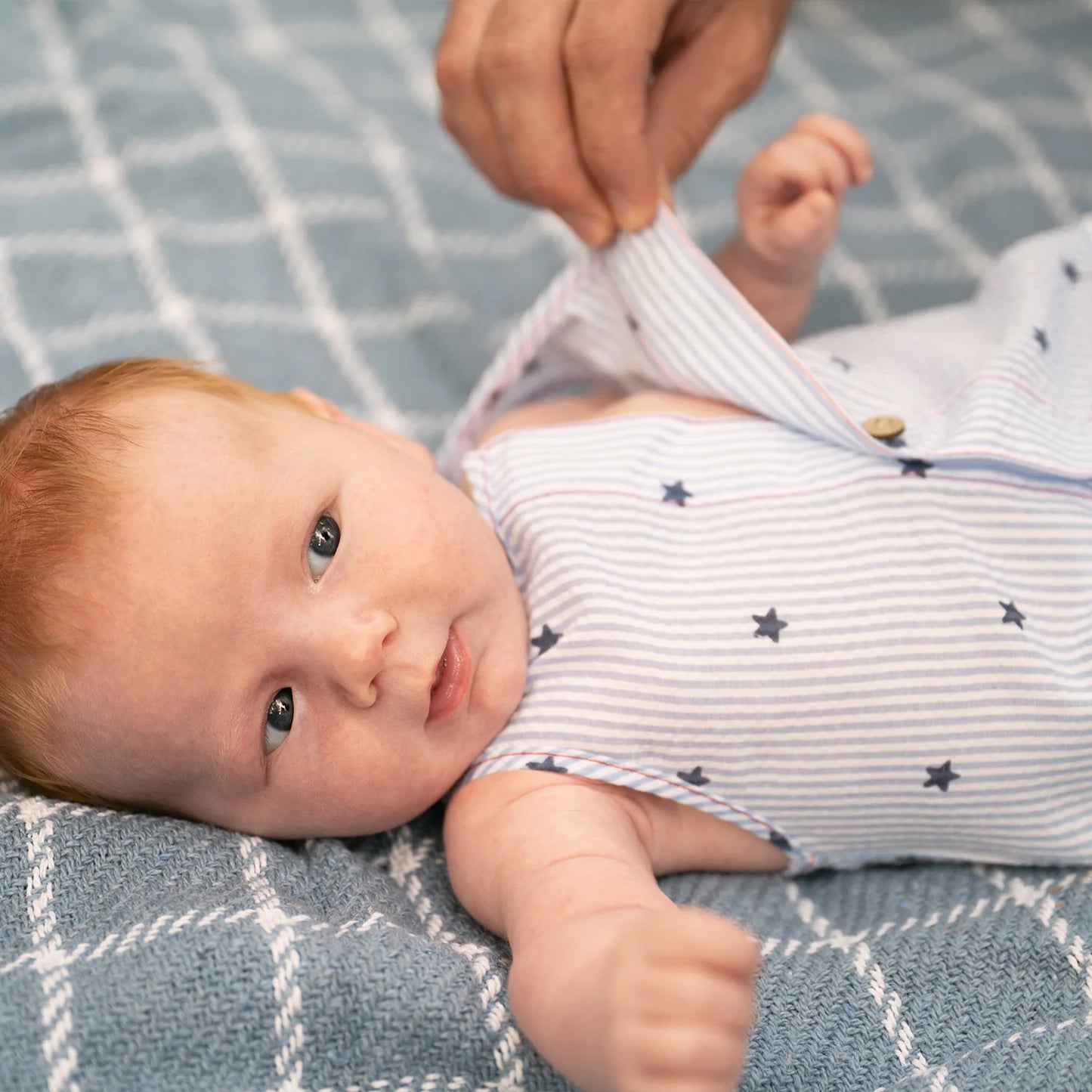 SEERSUCKER STRIPE MAGNETIC ROMPER