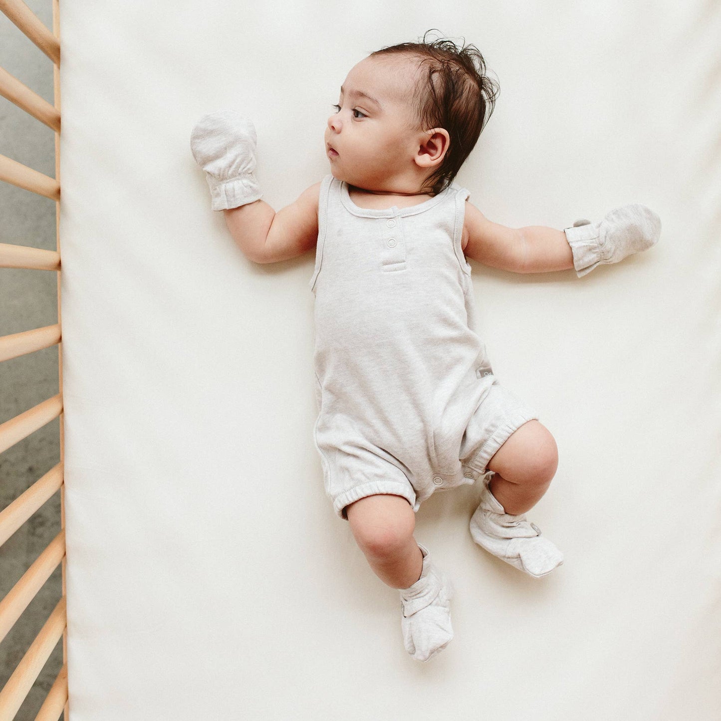 STAY ON BABY MITTS || STORM GRAY