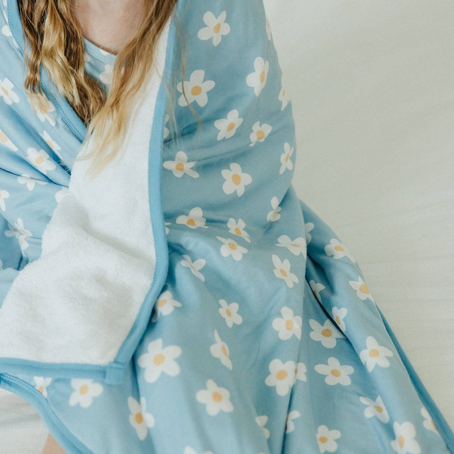 PREMIUM BIG KID HOODED TOWEL || DELLA