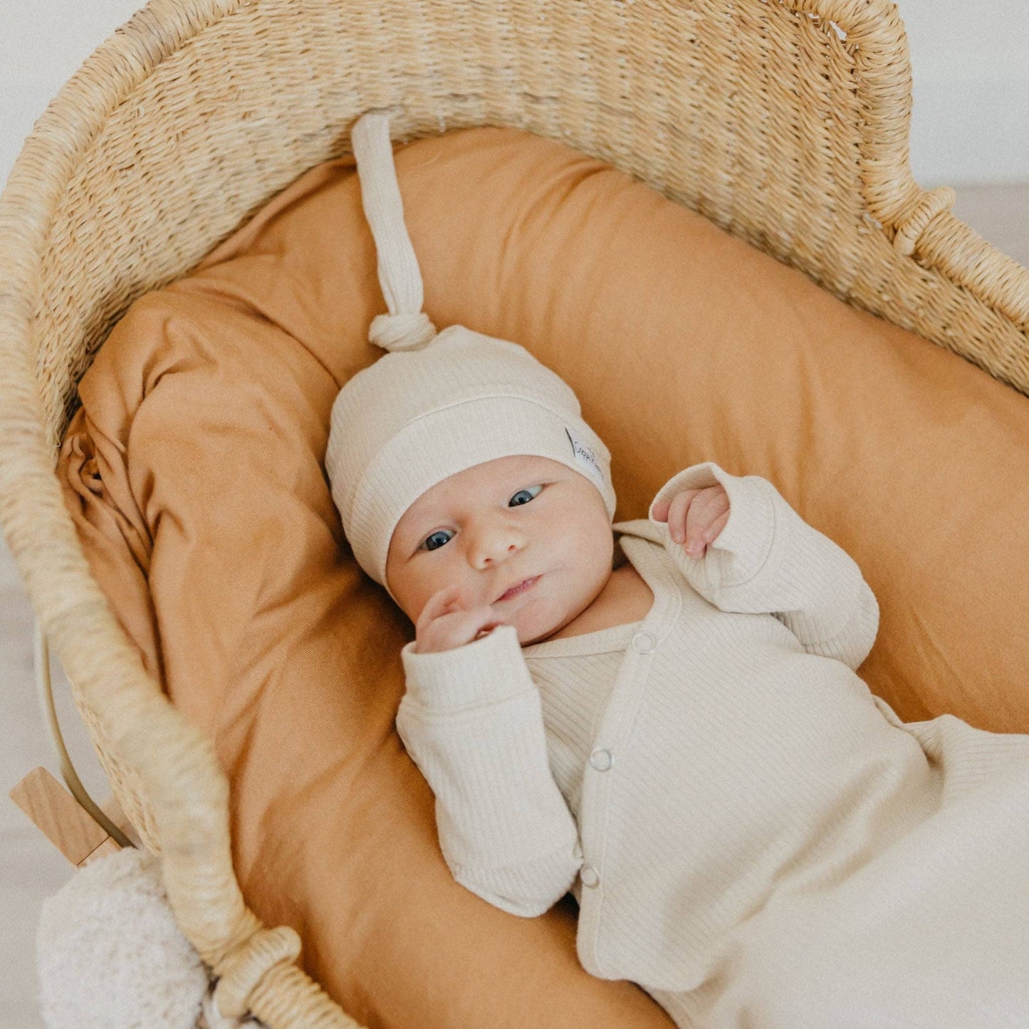 RIB KNIT TOP KNOT HAT || MOONSTONE